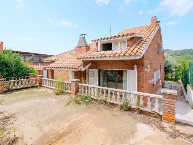 Chalet, Montcada i Reixac