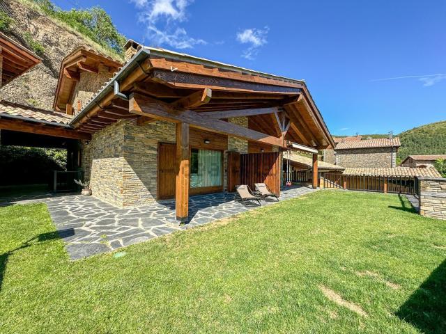 Chalet, Montellá i Martinet