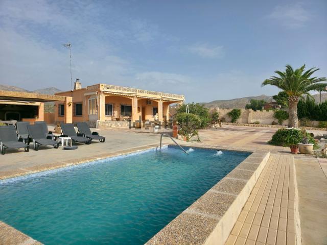 Chalet, Moralet