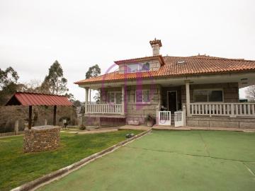 Chalet, Mos