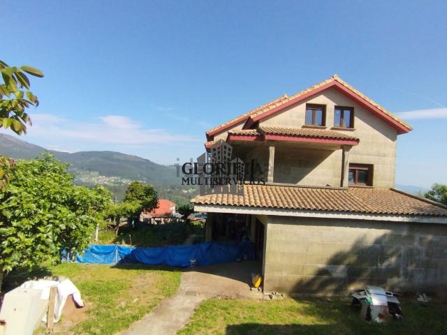 Chalet, Mos