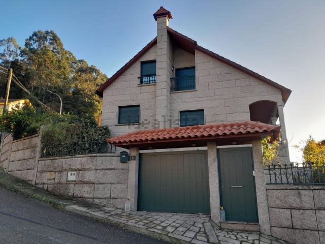 Chalet, Mos