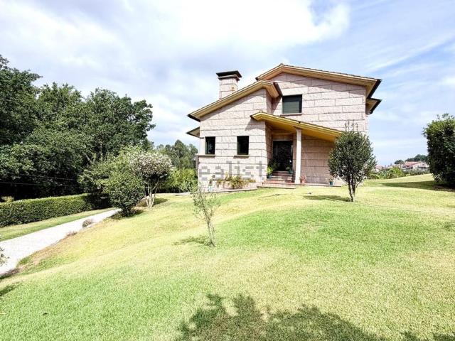 Chalet, Mos