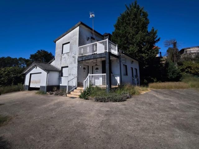 Chalet, Mos