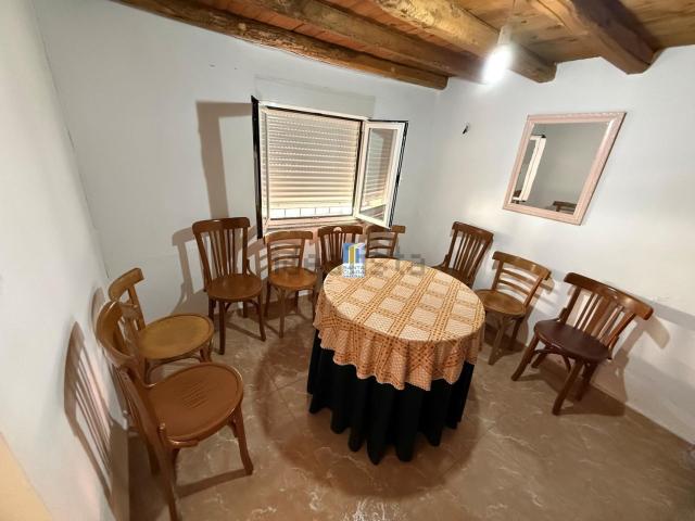 Chalet, Mayalde