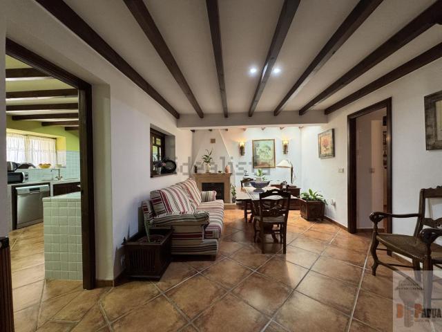 Chalet, Macharaviaya