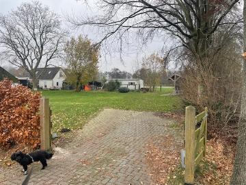 chalet met parkeerplek, op eigen grond met privicy, landelijk en bij het dorp
