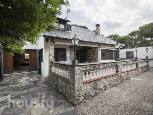 Chalet, Mediona