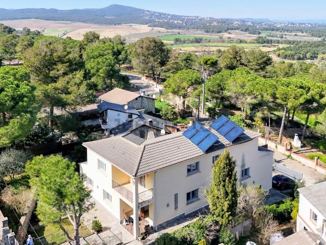 Chalet, Mediona