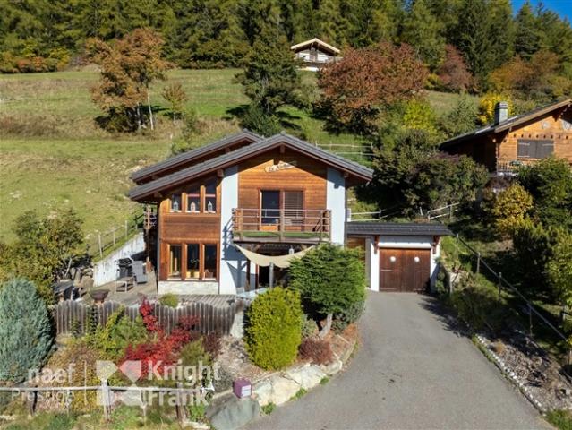 Chalet mit atemberaubendem Blick auf die Gipfel in Le Levron