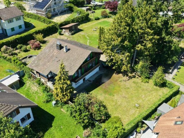 CHALET MIT CHARME, VIEL LAND UND GROSSEM POTENZIAL