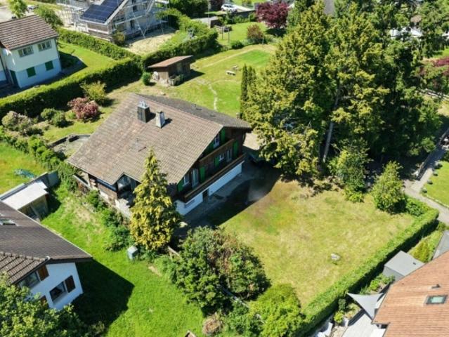 CHALET MIT CHARME, VIEL LAND UND GROSSEM POTENZIAL