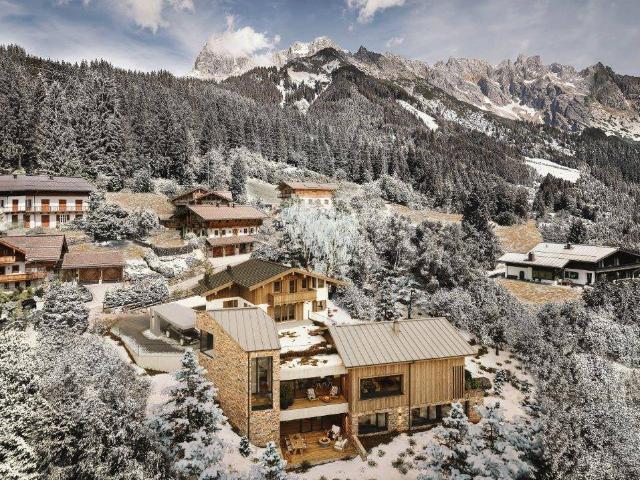 Chalet mit Zweitwohnsitzwidmung plus Baubewilligung für einen Neubau auf demselben Grundstück VIERJAHRESZEITEN CHALETS HINTERTHAL