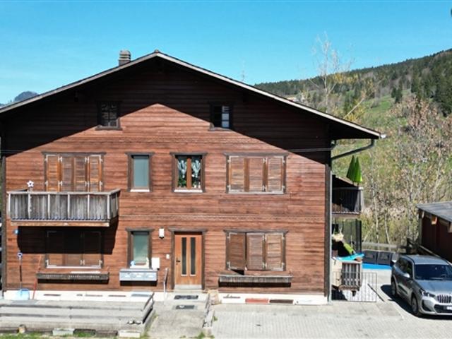 Chalet mit 3 Wohnungen in Plaffeien