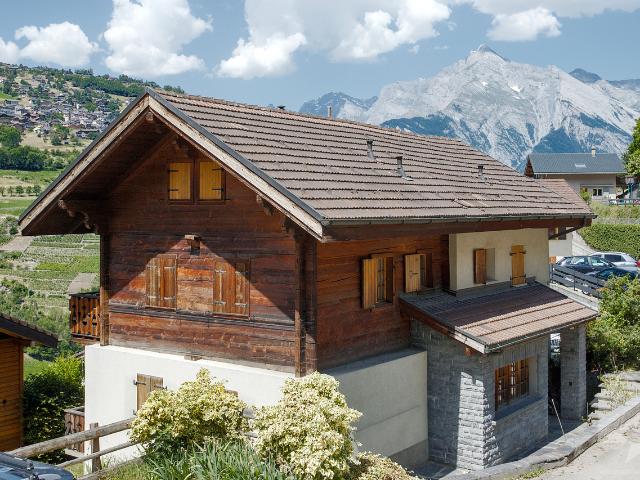 Chalet mit 5,5 Zimmern und Charme, 180 m², sonnige Lage