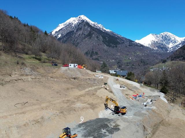 Chalet 4 chambres avec terrasse plein sud, vue lac et montagnes – Allemond / Oisans