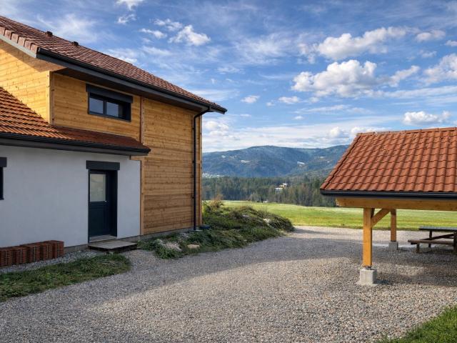 CHALET MITOYEN DE 140M2 AU COEUR DE VILLARD AVEC GRAND TERRAIN