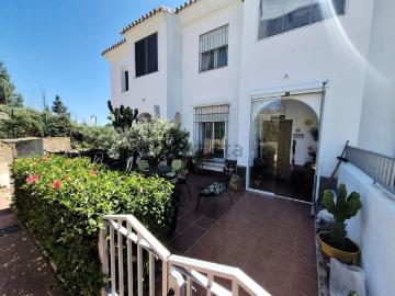 Casa en venta en Chaparral, Málaga - Jardín
