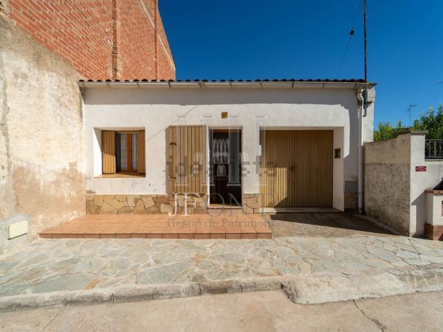 Chalet, Miravet