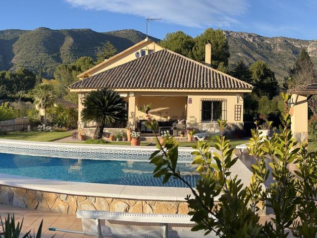 Chalet, Muro del Alcoy