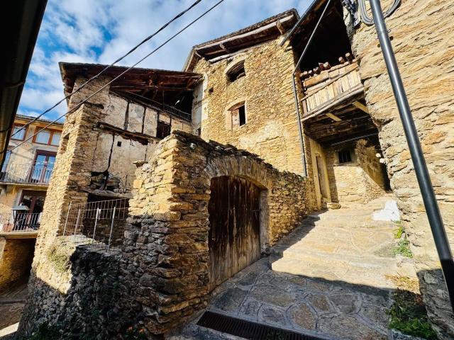 Chalet, Sort