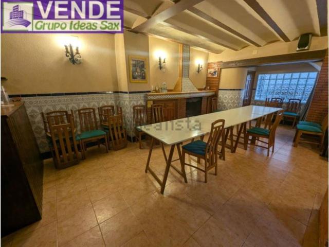 Chalet, Sax