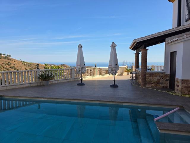 Chalet, Sayalonga