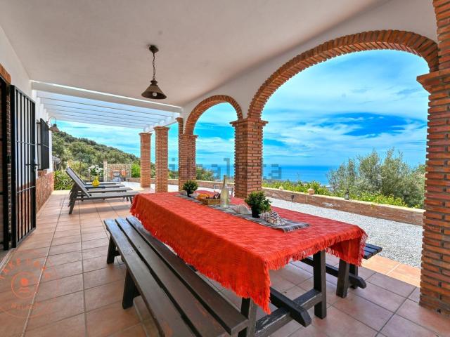 Chalet, Sayalonga