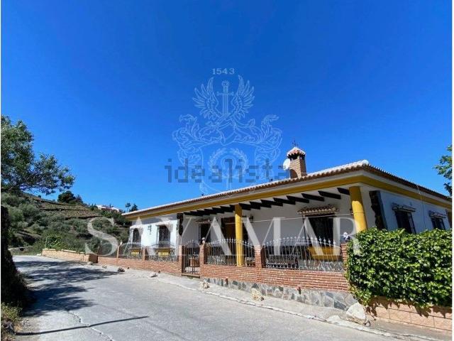 Chalet, Sayalonga