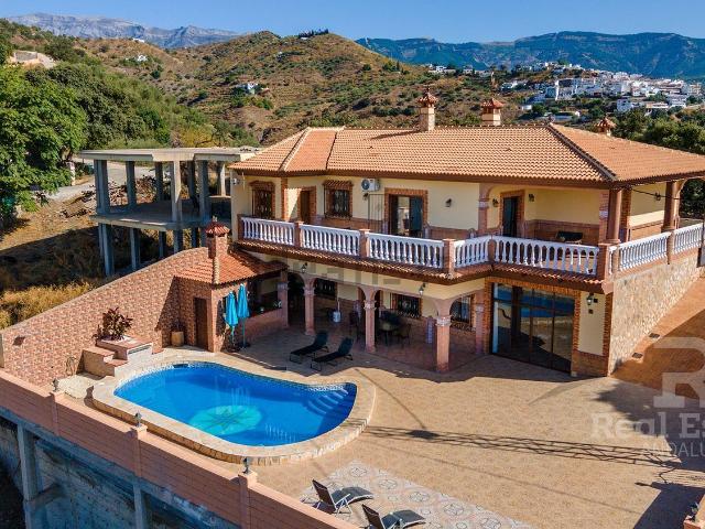 Chalet, Sayalonga