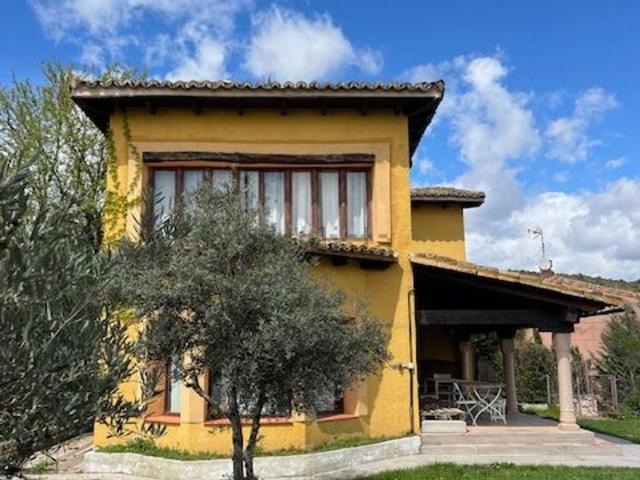 Chalet, Sacedón