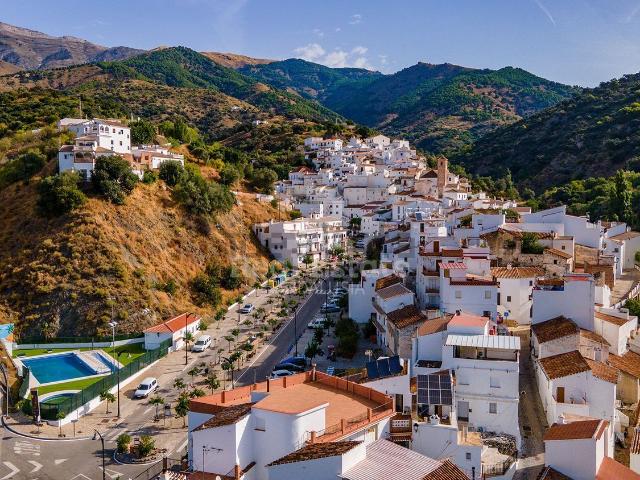 Chalet, Salares