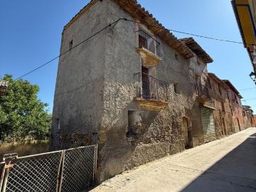 Chalet, Salas Bajas