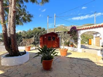 Chalet, Sanet y Negrals