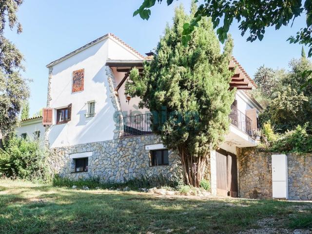 Chalet, Sant Aniol de Finestres