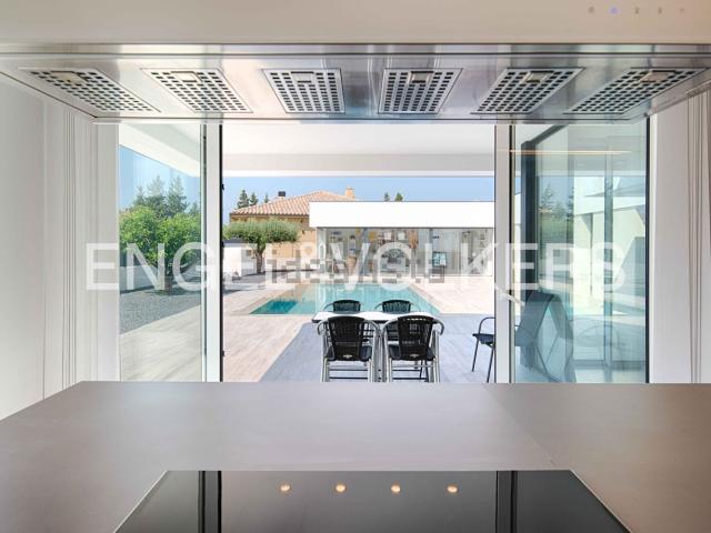 Chalet, Sant Climent Sescebes