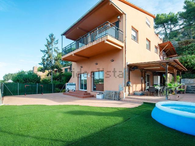 Chalet, Sant Fost de Campsentelles