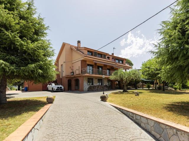 Chalet, Sant Fruitós de Bages