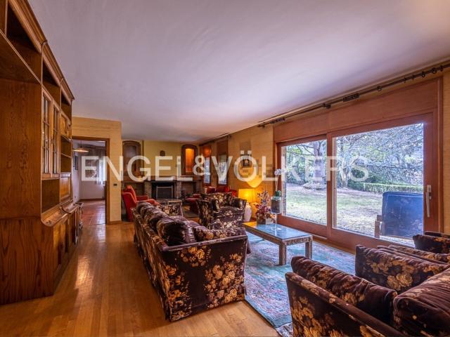 Chalet, Sant Julia de Loria