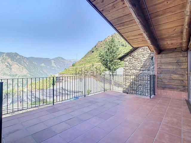 Chalet, Sant Julia de Loria