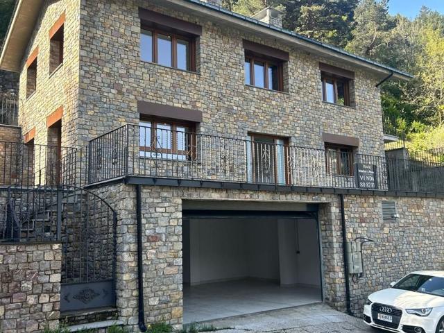 Chalet, Sant Julia de Loria