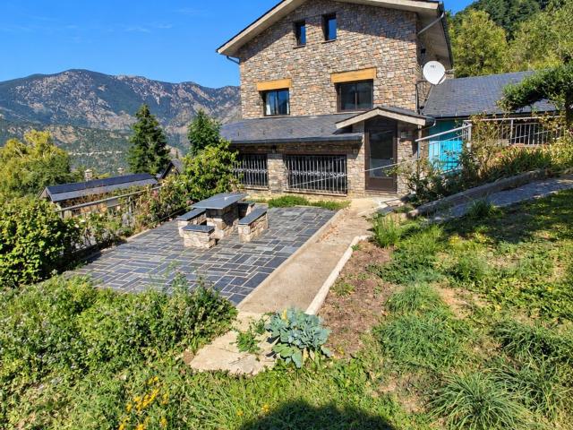 Chalet, Sant Julia de Loria
