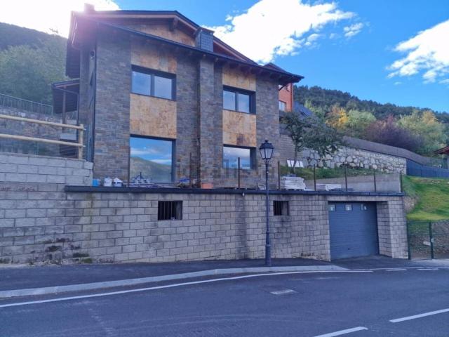 Chalet, Sant Julia de Loria