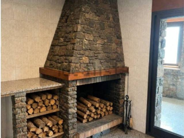 Chalet, Sant Julia de Loria