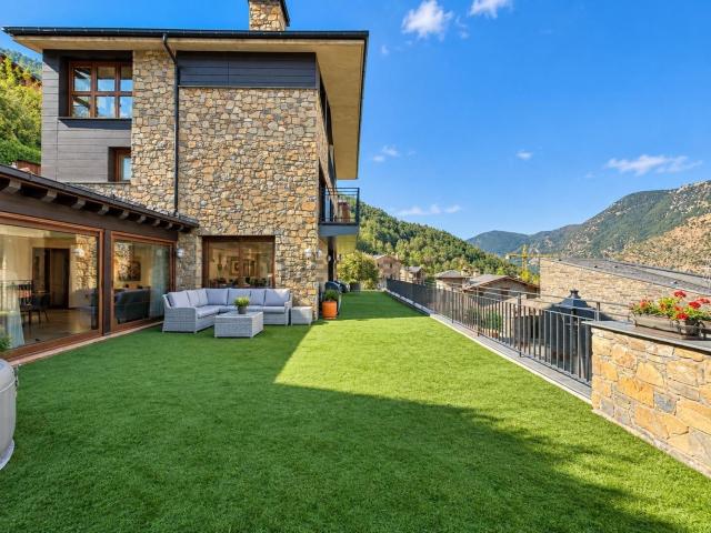 Chalet, Sant Julia de Loria