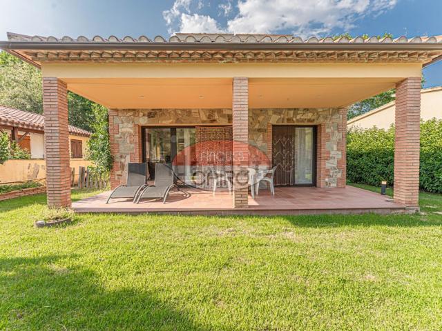 Chalet, Sant Llorenç de la Muga
