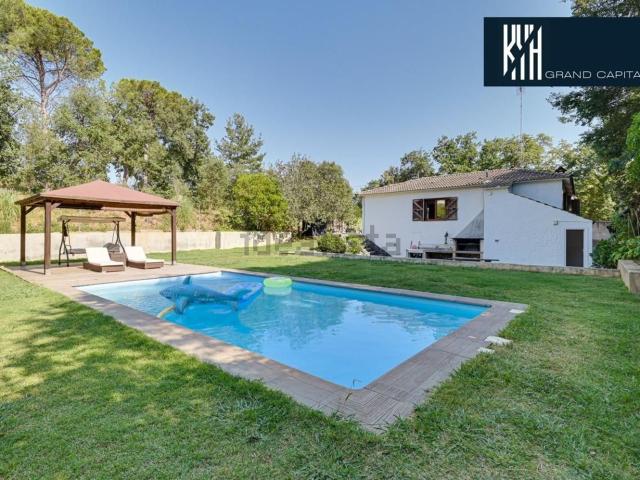 Chalet, Santa Coloma de Farners