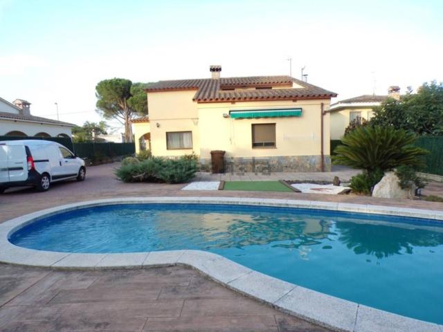 Chalet, Santa Coloma de Farners