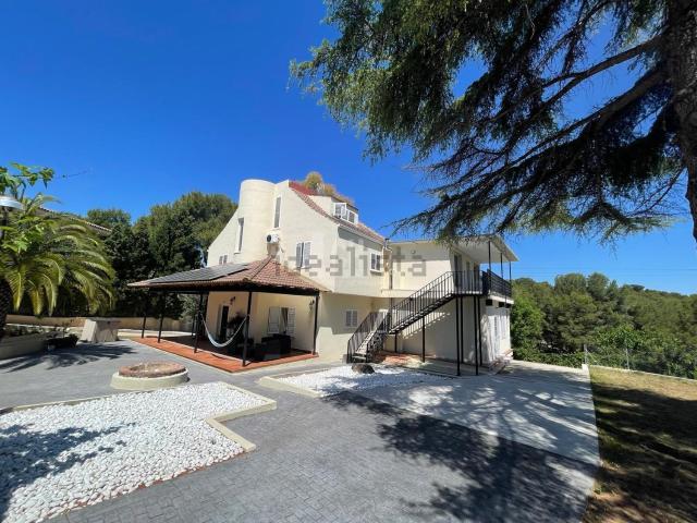 Chalet, Santa Apolonia, Torrent