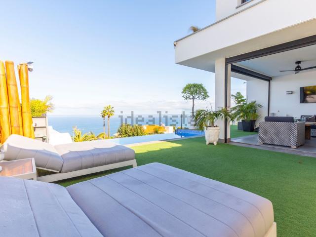 Chalet, Santa Ursula